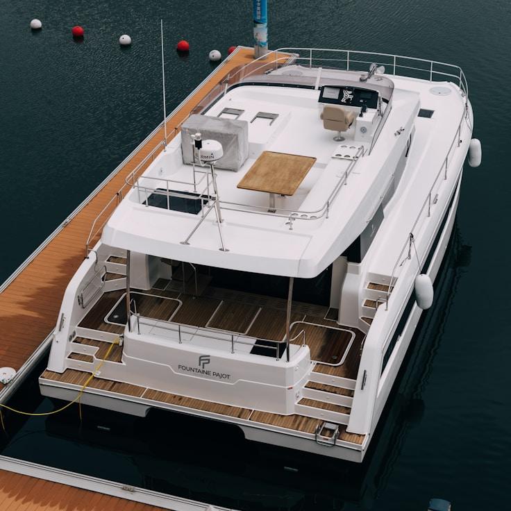Yacht living experience snapshot